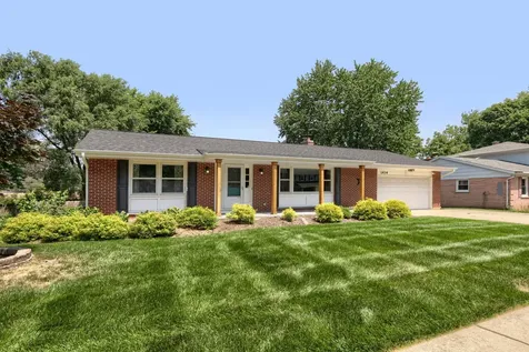 1434 Maple Lane Elgin IL 60123