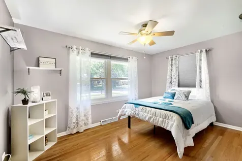 1434 Maple Lane Elgin IL 60123