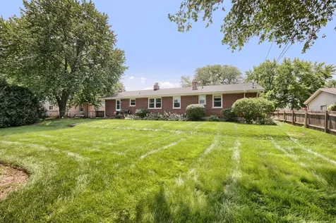1434 Maple Lane Elgin IL 60123