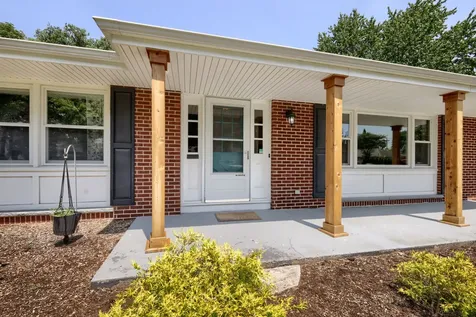 1434 Maple Lane Elgin IL 60123