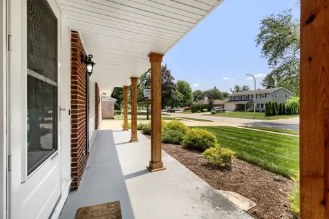 1434 Maple Lane Elgin IL 60123