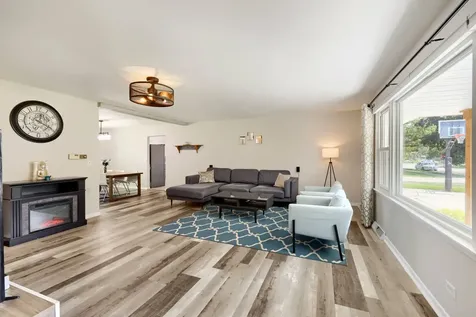 1434 Maple Lane Elgin IL 60123