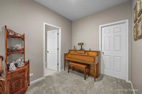 1284 West Lake Drive Cary IL 60013
