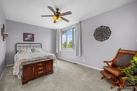 1284 West Lake Drive Cary IL 60013