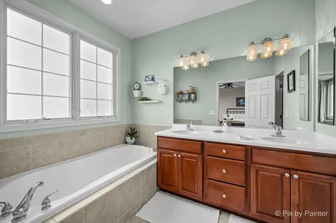 1284 West Lake Drive Cary IL 60013