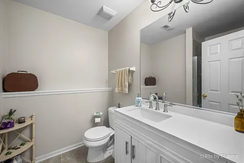 1284 West Lake Drive Cary IL 60013