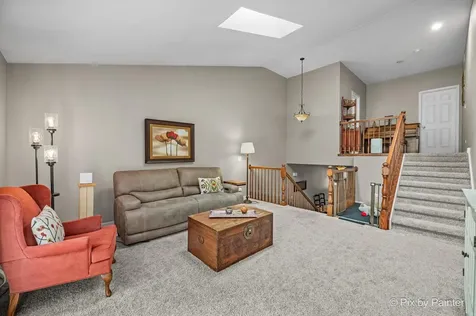 1284 West Lake Drive Cary IL 60013