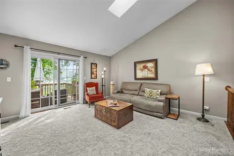 1284 West Lake Drive Cary IL 60013