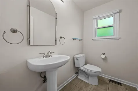 1675 Sherwood Road Highland Park IL 60035