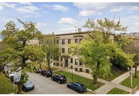 917 West Waveland Avenue Chicago IL 60613