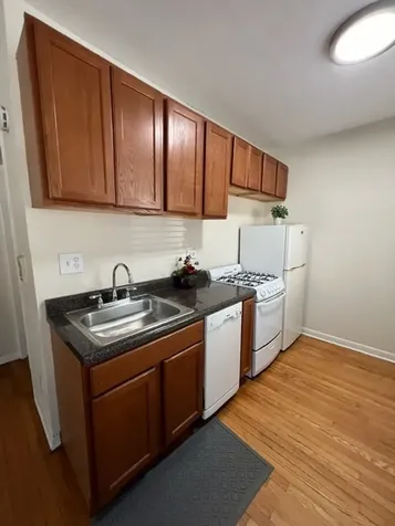 917 West Waveland Avenue Chicago IL 60613