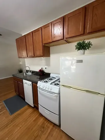 917 West Waveland Avenue Chicago IL 60613