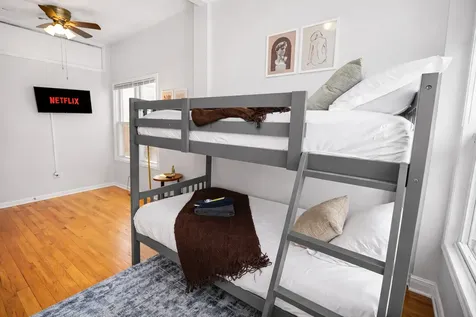 736 South Oakley Boulevard Chicago IL 60612