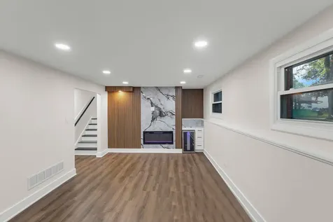 7979 Huntington Circle N Hanover Park IL 60133