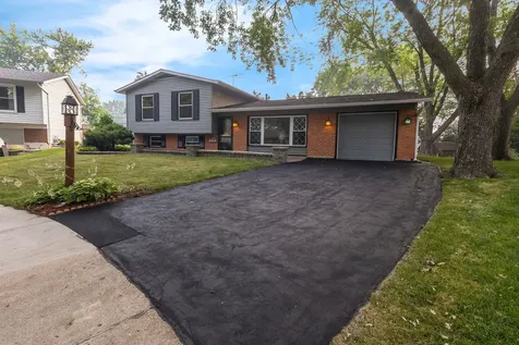 7979 Huntington Circle N Hanover Park IL 60133