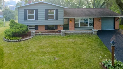 7979 Huntington Circle N Hanover Park IL 60133