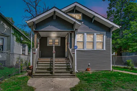 10243 South Parnell Avenue Chicago IL 60628