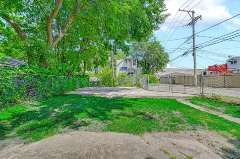 10243 South Parnell Avenue Chicago IL 60628