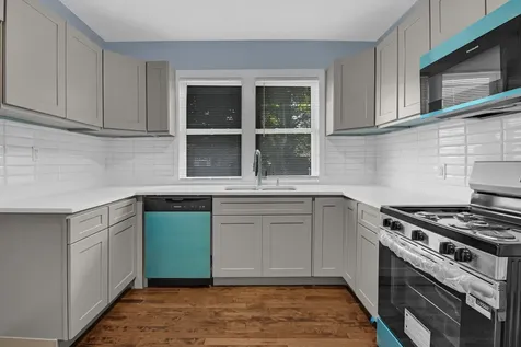 10243 South Parnell Avenue Chicago IL 60628