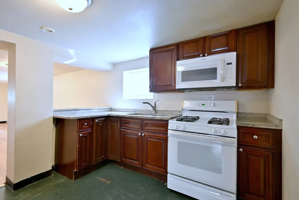 4703 West Parker Avenue Chicago IL 60639