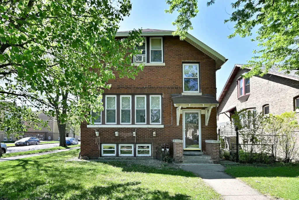 4703 West Parker Avenue Chicago IL 60639