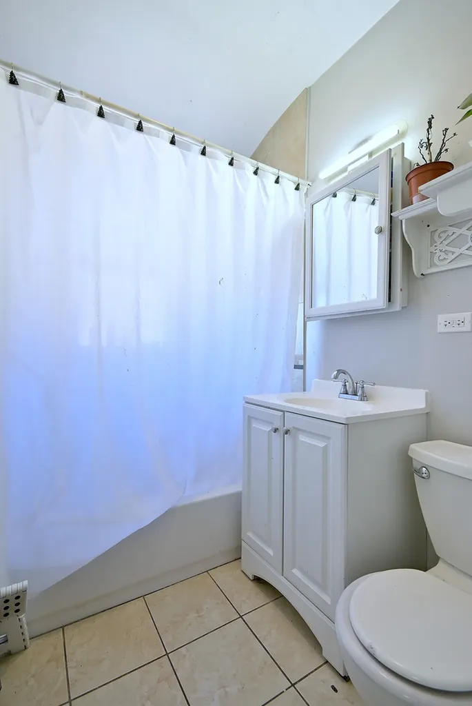 4703 West Parker Avenue Chicago IL 60639
