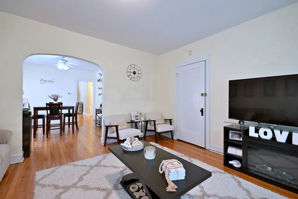 4703 West Parker Avenue Chicago IL 60639
