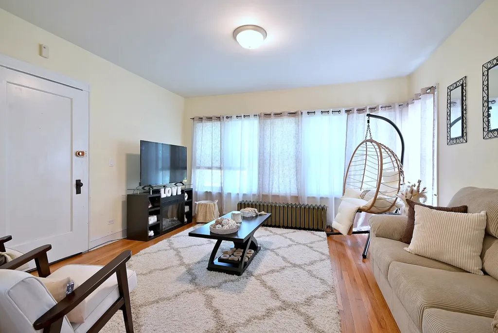 4703 West Parker Avenue Chicago IL 60639