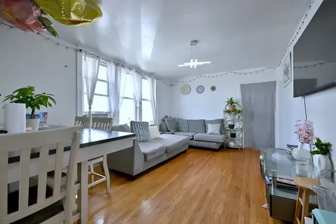 4703 West Parker Avenue Chicago IL 60639