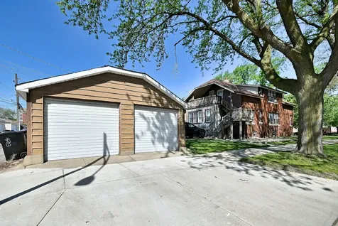 4703 West Parker Avenue Chicago IL 60639