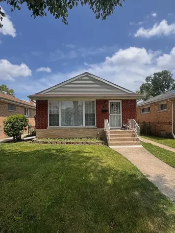 137 Linden Avenue Bellwood IL 60104