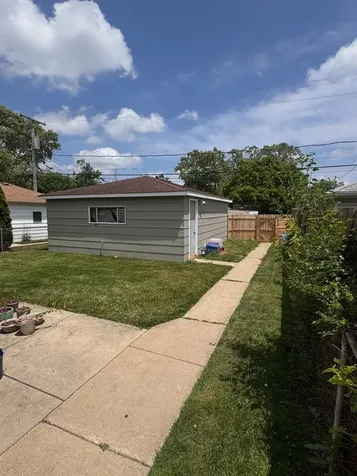 137 Linden Avenue Bellwood IL 60104