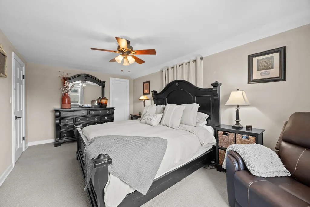 3723 North Pacific Avenue Chicago IL 60634