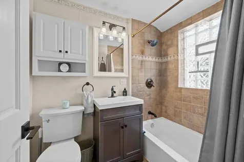 3723 North Pacific Avenue Chicago IL 60634