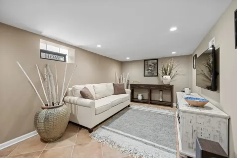 3723 North Pacific Avenue Chicago IL 60634