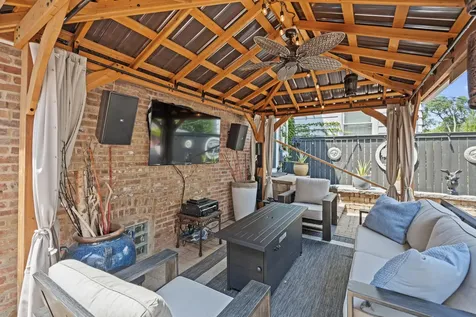 3723 North Pacific Avenue Chicago IL 60634