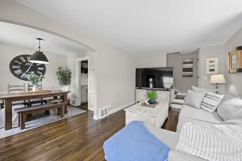 3723 North Pacific Avenue Chicago IL 60634
