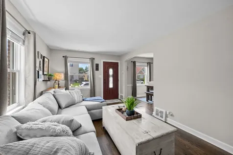 3723 North Pacific Avenue Chicago IL 60634