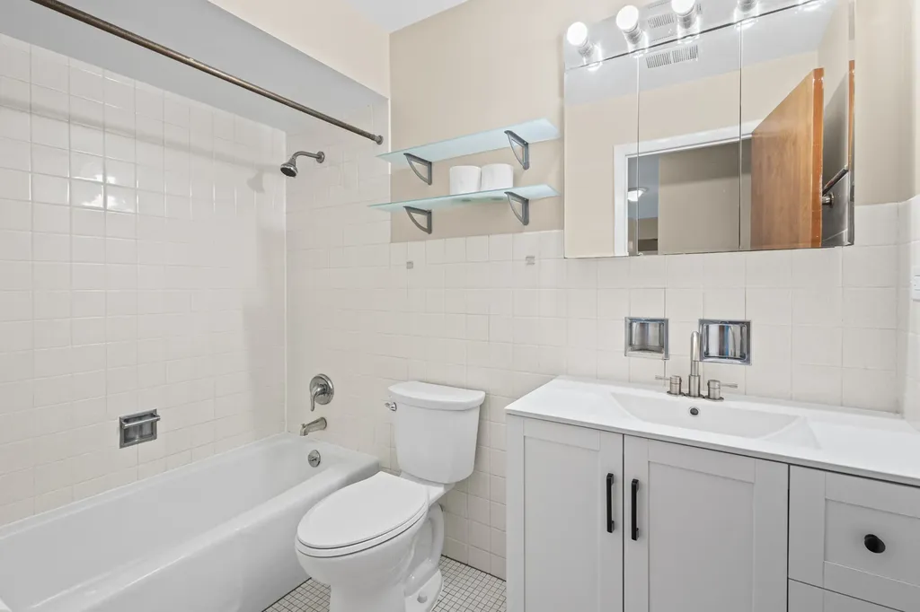 5005 Enfield Avenue Skokie IL 60077