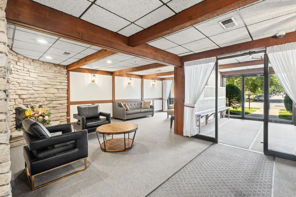 5005 Enfield Avenue Skokie IL 60077