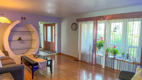 10S168 Oneill Drive Burr Ridge IL 60527