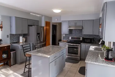 10S168 Oneill Drive Burr Ridge IL 60527