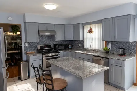 10S168 Oneill Drive Burr Ridge IL 60527