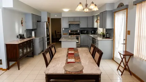 10S168 Oneill Drive Burr Ridge IL 60527