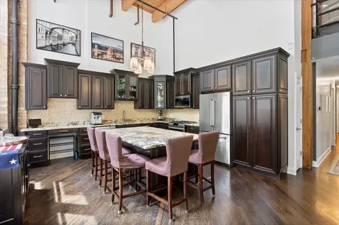 3900 North Claremont Avenue Chicago IL 60618