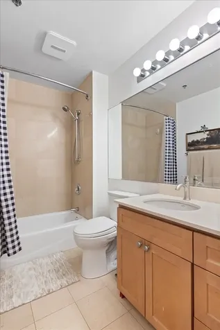 3900 North Claremont Avenue Chicago IL 60618