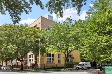 3900 North Claremont Avenue Chicago IL 60618