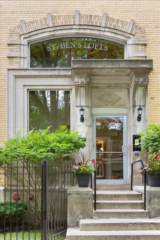 3900 North Claremont Avenue Chicago IL 60618