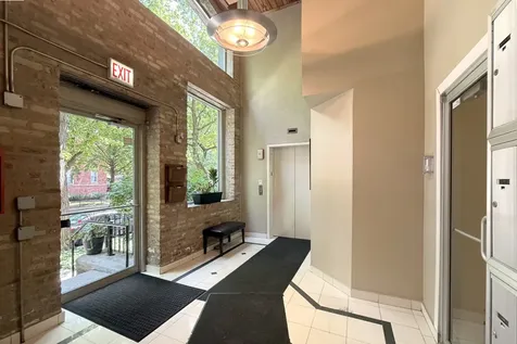 3900 North Claremont Avenue Chicago IL 60618