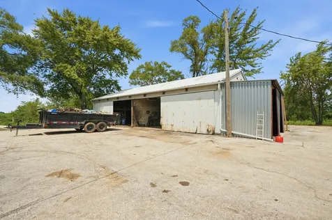 2737 East Indiana Avenue Beecher IL 60401